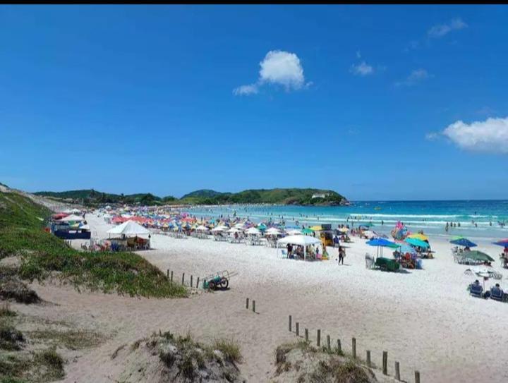 A 50M Da Praia Do Forte Em Cabo Frio Buitenkant foto